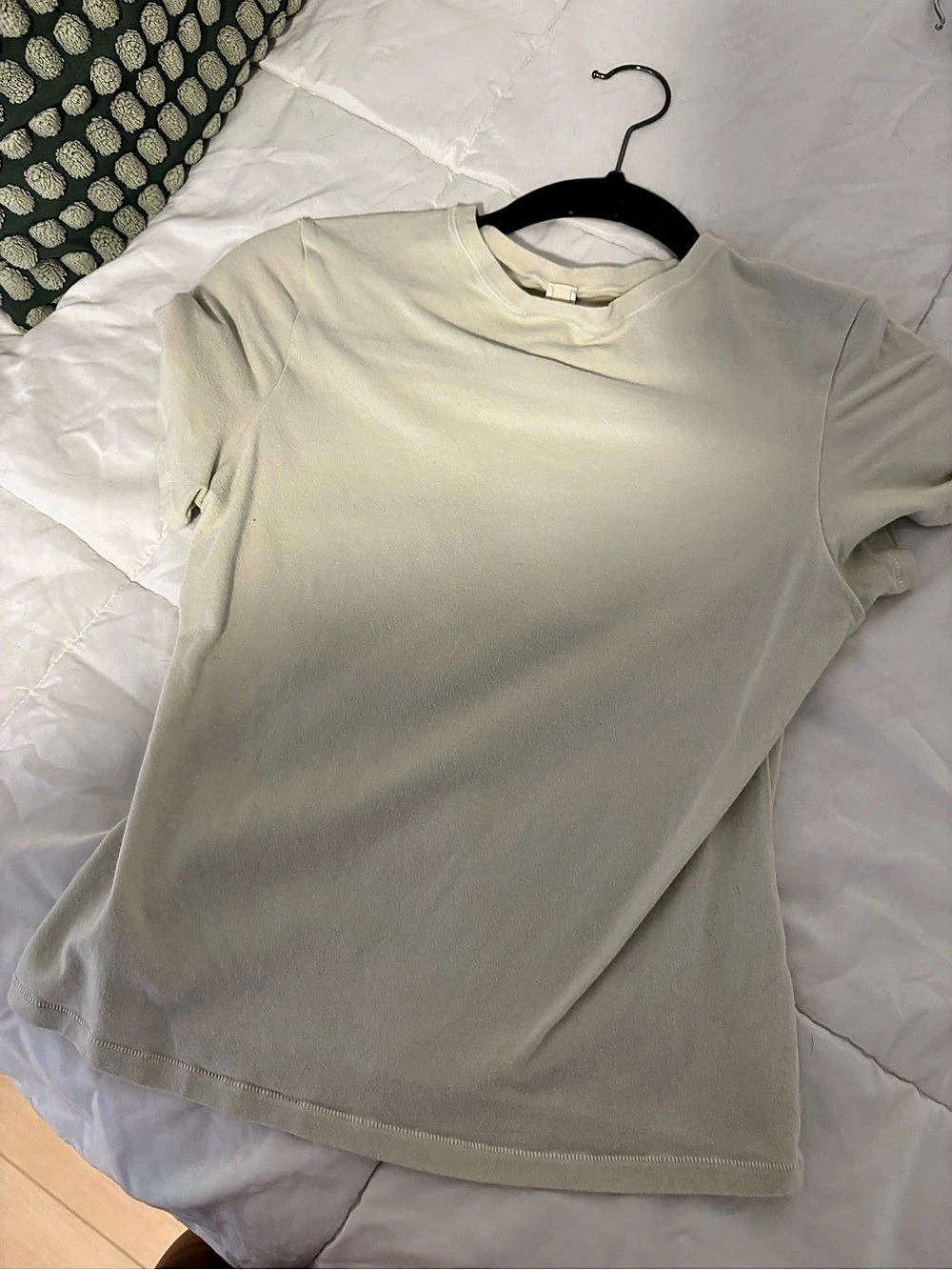 SKIMS T-Shirt Short Sleeve Tee in Cream Size Medium